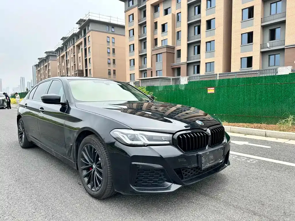 BMW 5 Series — фото 4
