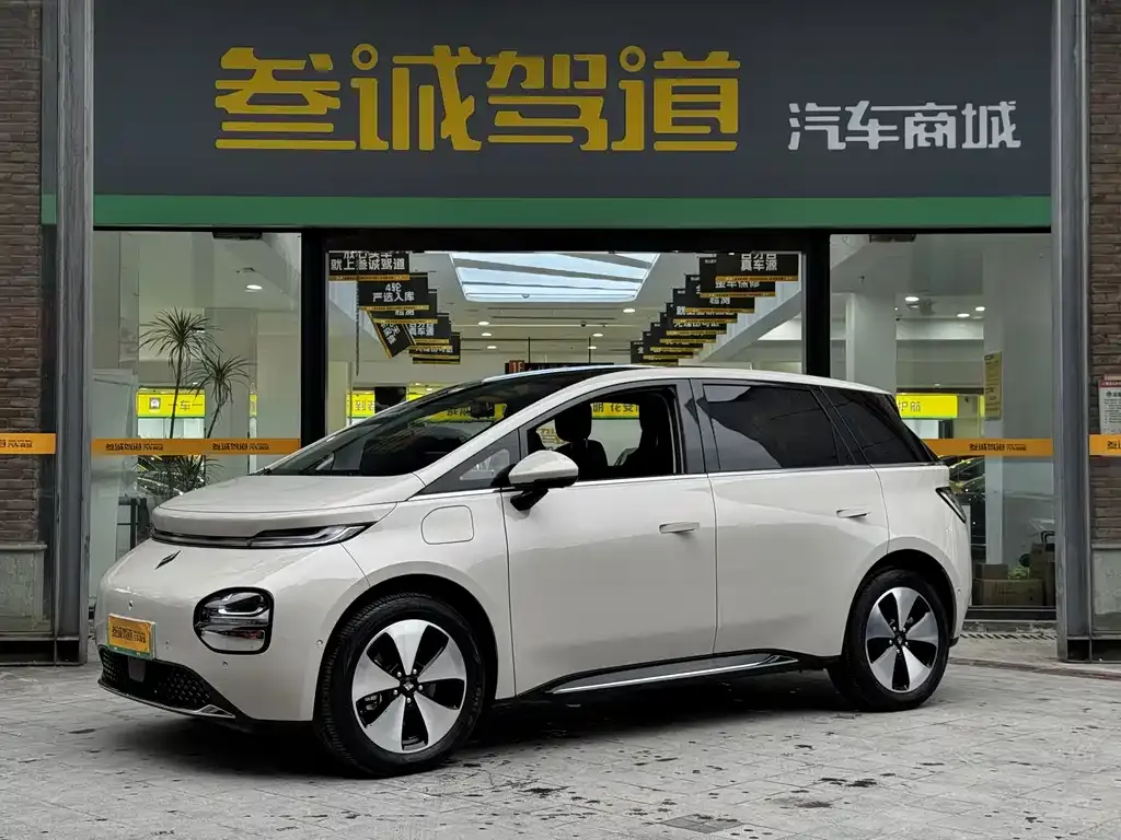 Baojun Yunduo — фото 1