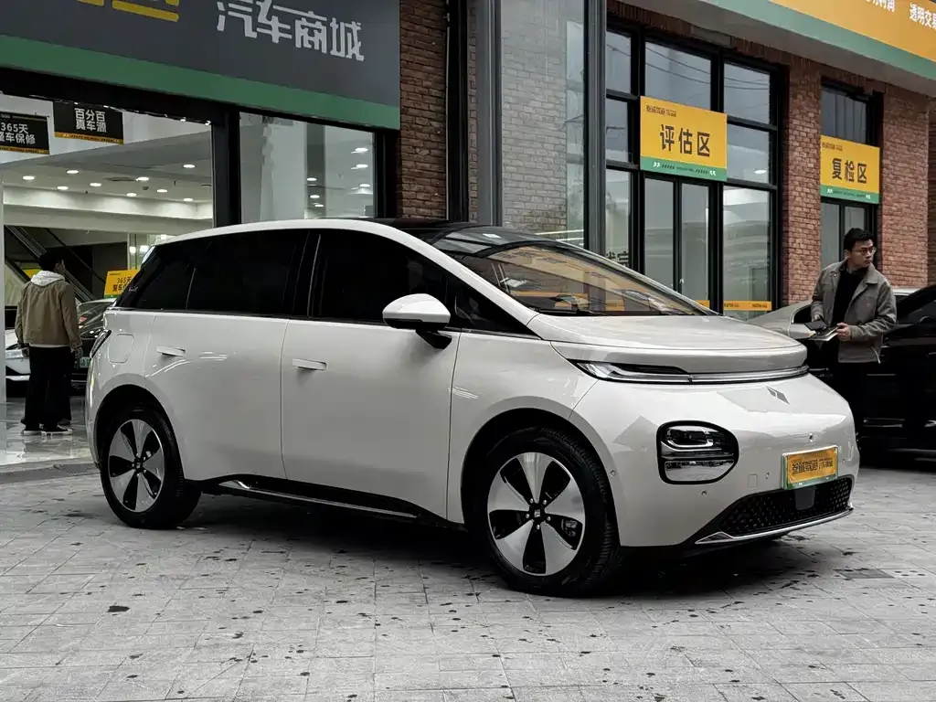 Baojun Yunduo — фото 4