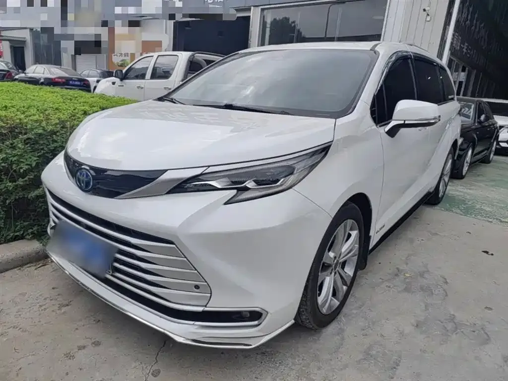 Toyota Sienna — фото 4