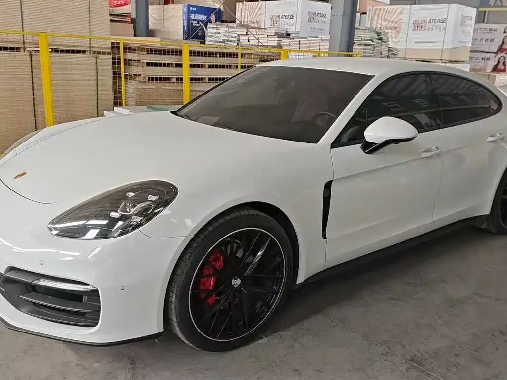 Porsche Panamera — фото 1