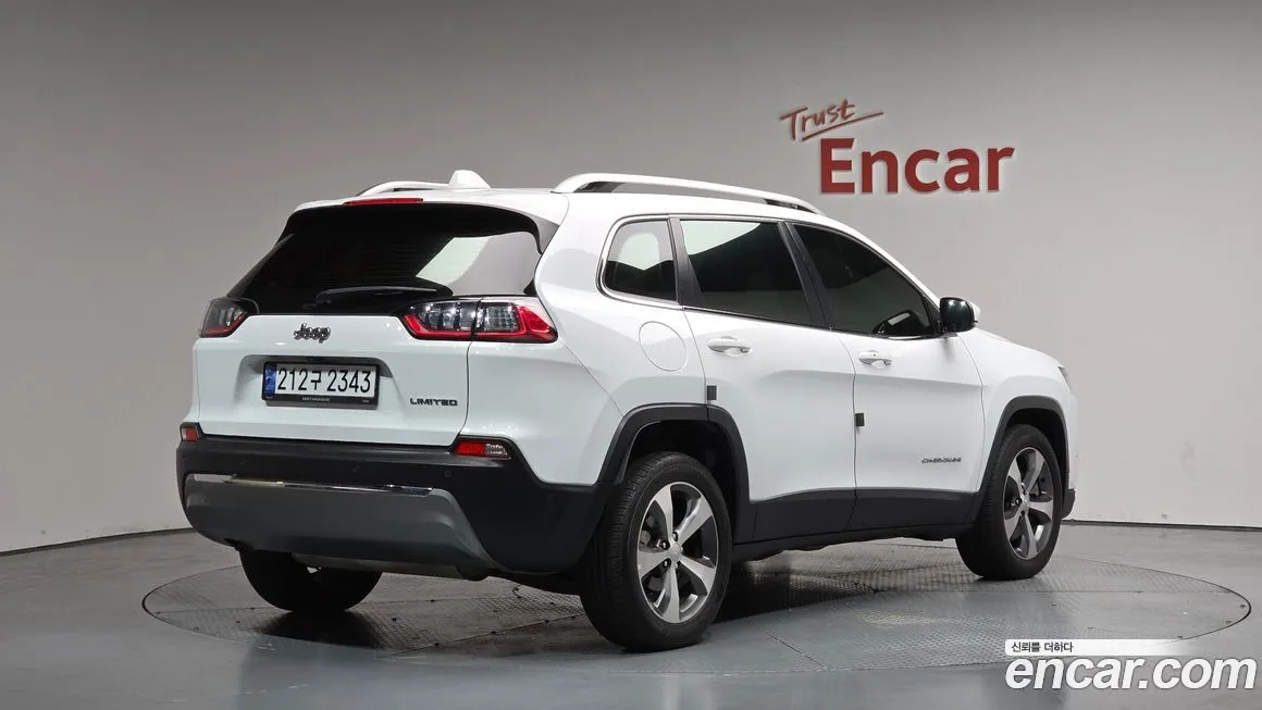 Jeep Cherokee — фото 3