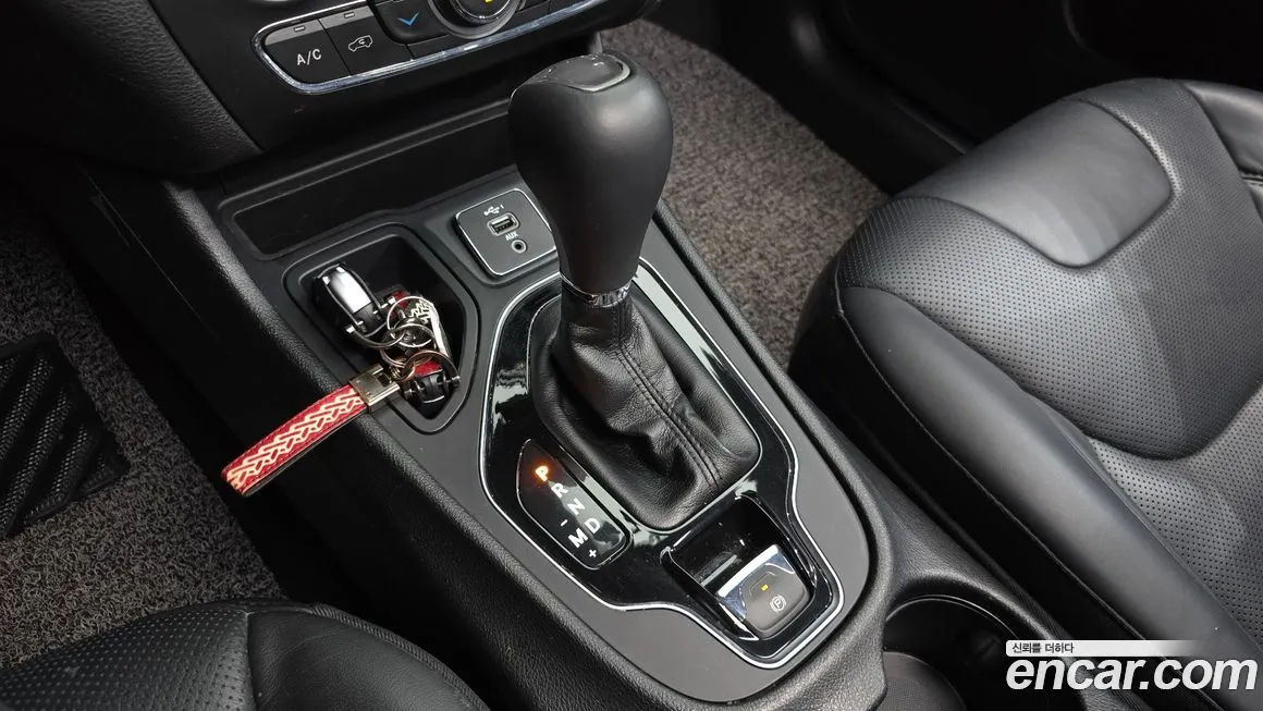 Jeep Cherokee — фото 10