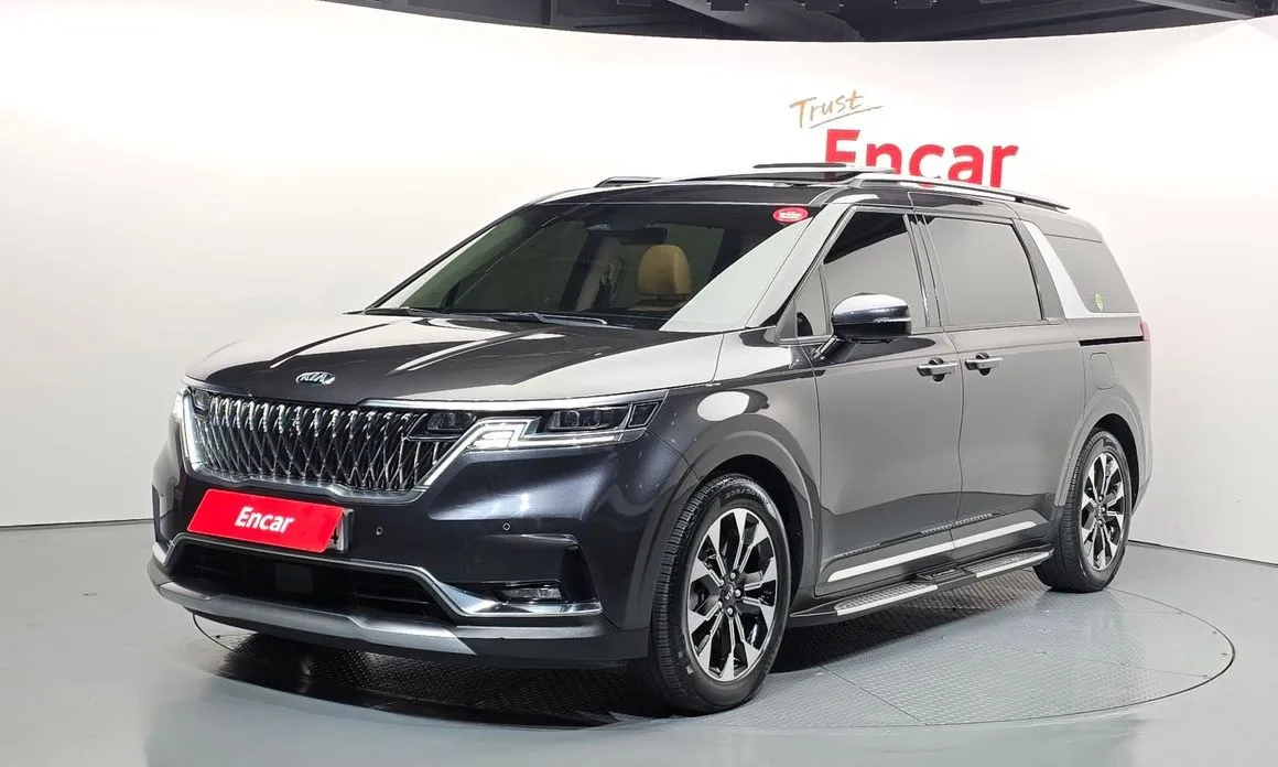 Kia Carnival — фото 1
