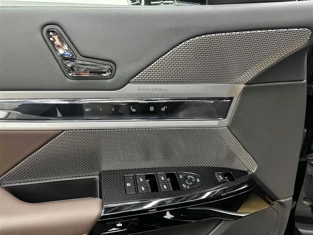 BMW 7 Series — фото 10