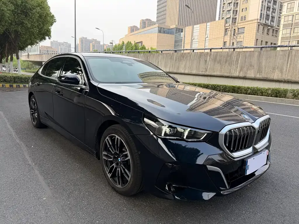 BMW 5 Series — фото 3