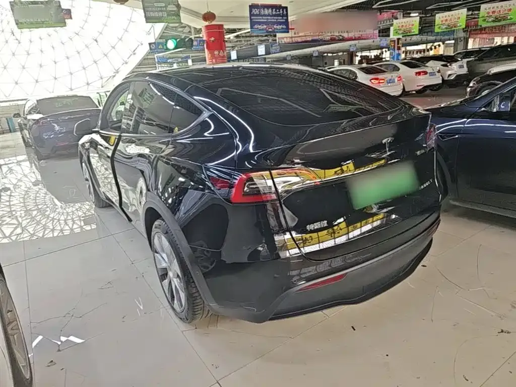 Tesla Model Y — фото 9