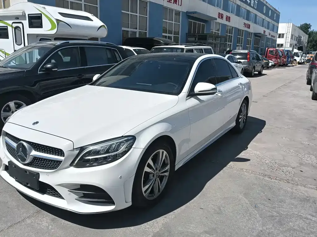 Mercedes-Benz C-Class — фото 1