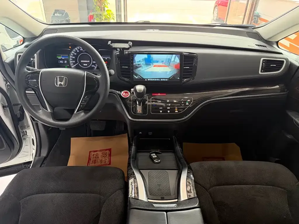 Honda Odyssey — фото 10