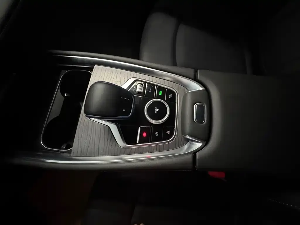 Chery Tiggo 8 PRO NEV — фото 2