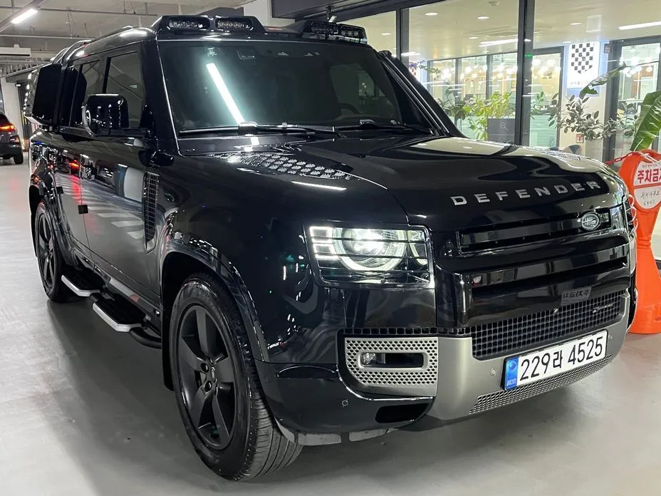 Land Rover Defender — фото 1