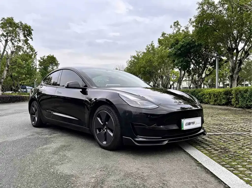 Tesla Model 3 — фото 9