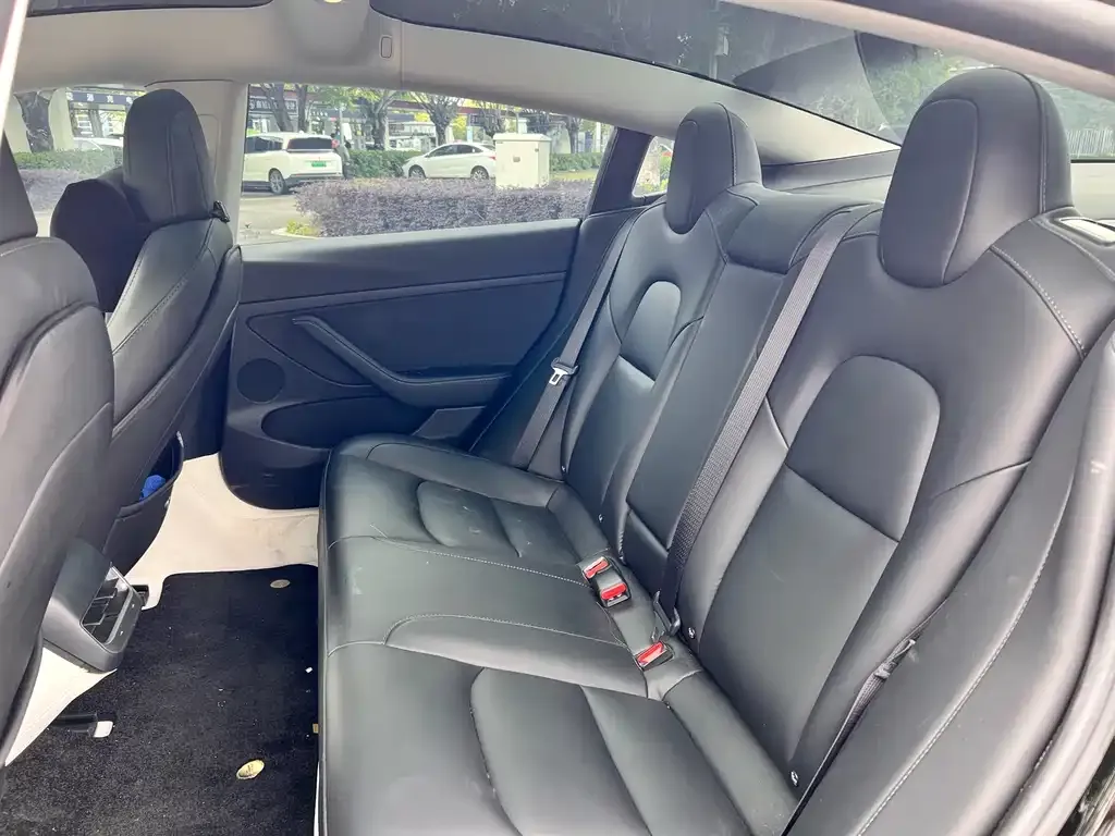 Tesla Model 3 — фото 4