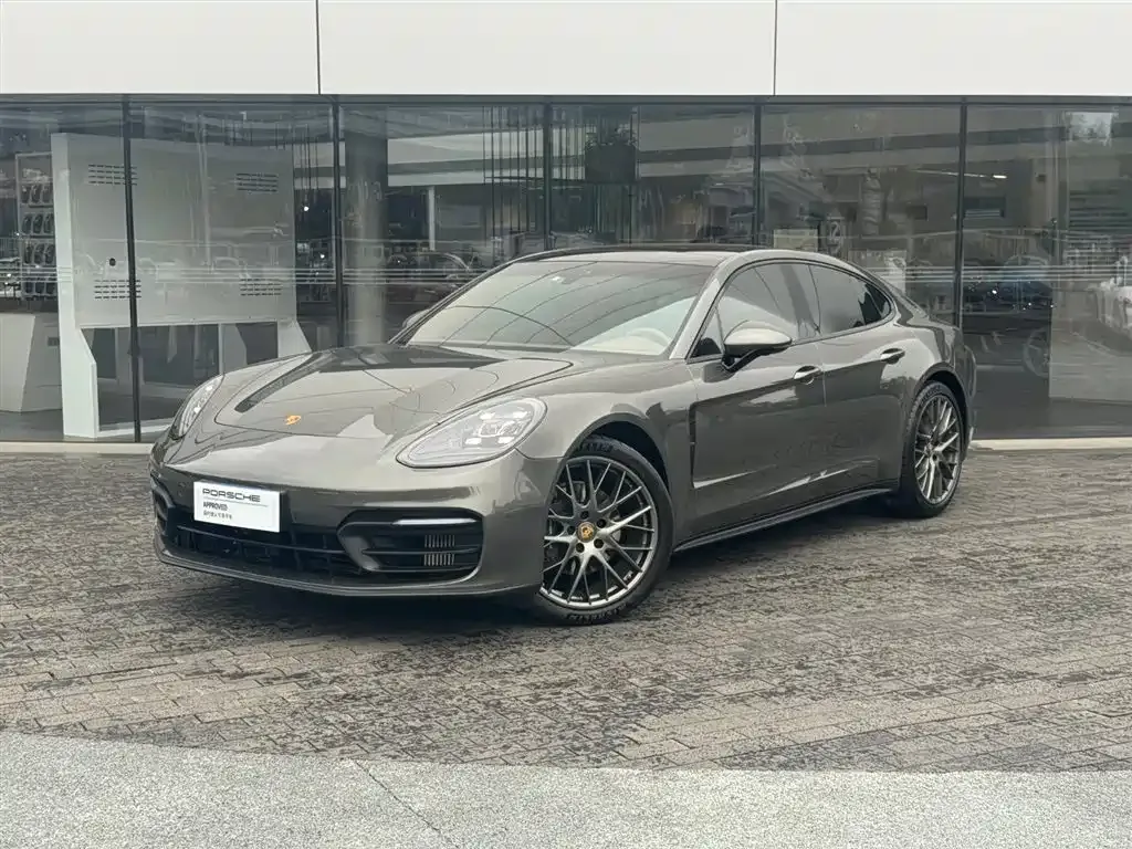 Porsche Panamera — фото 1