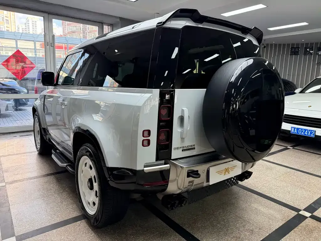 Land Rover Defender — фото 8