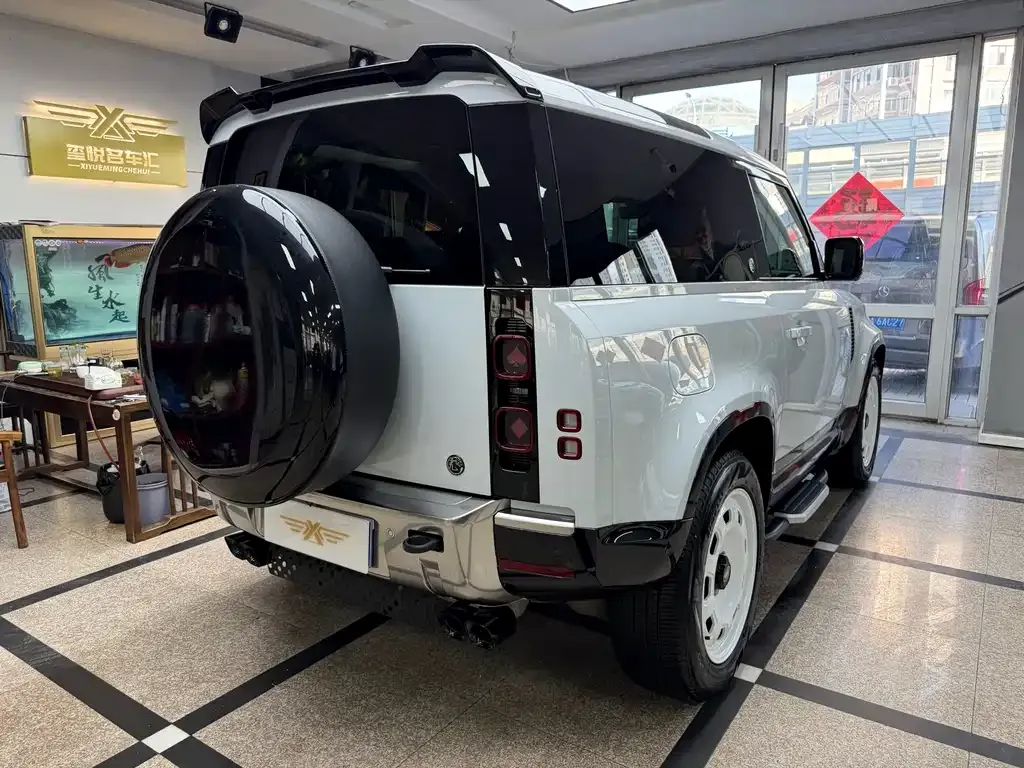 Land Rover Defender — фото 7