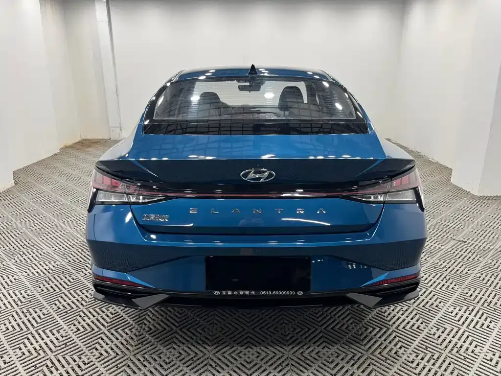 Hyundai Elantra — фото 7