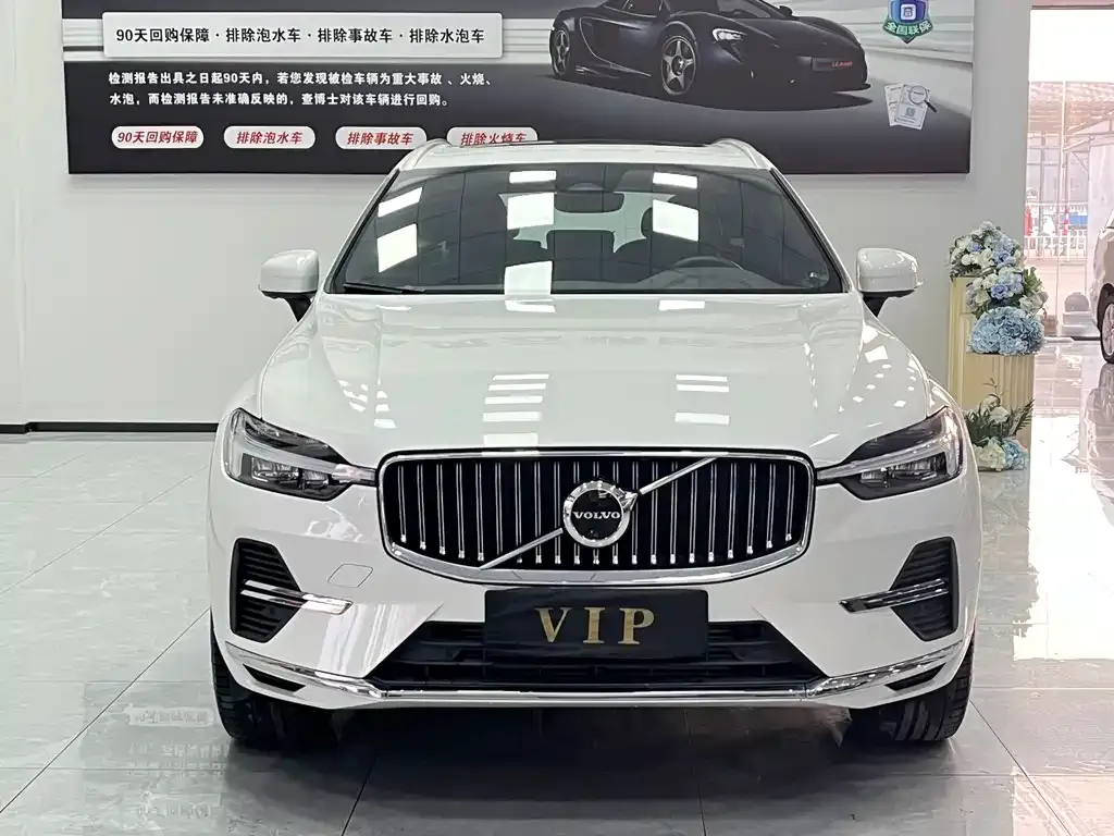 Volvo XC60 PHEV — фото 6