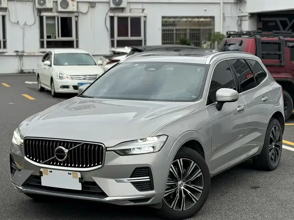 Volvo XC60 — фото 8