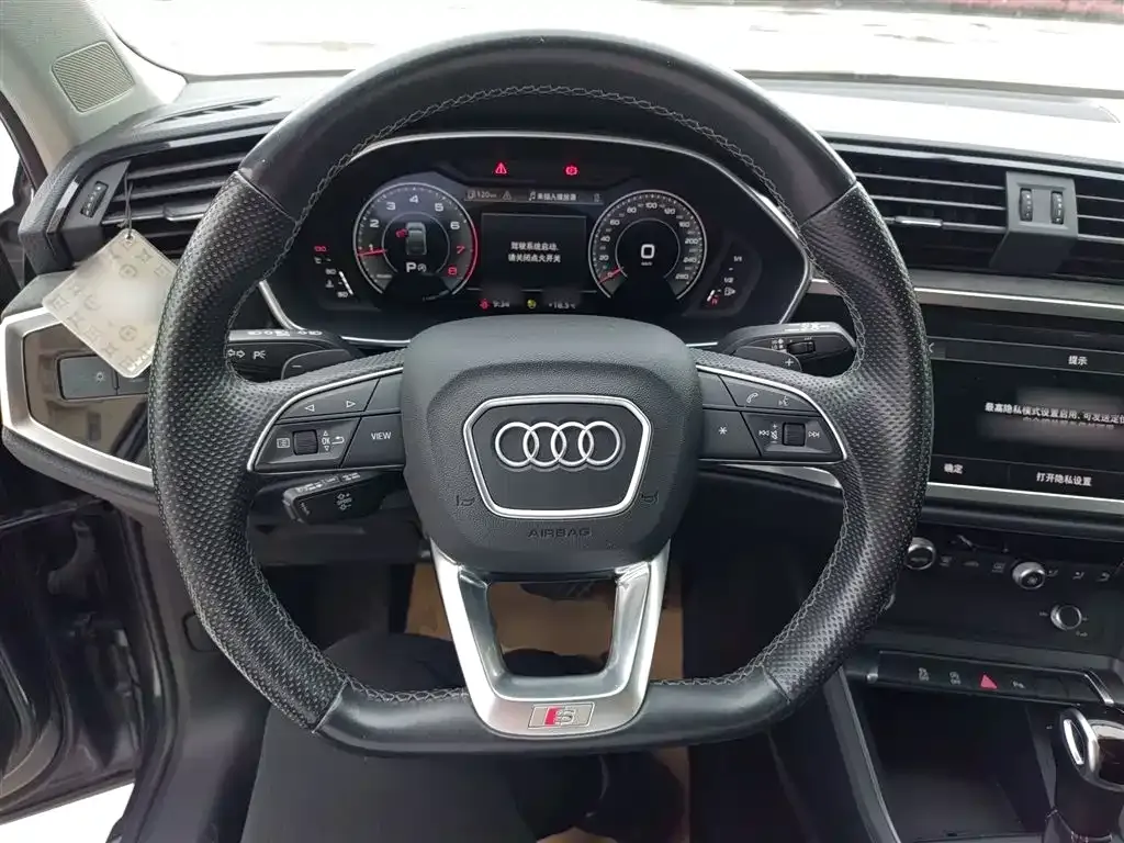 Audi Q3 Sportback — фото 9