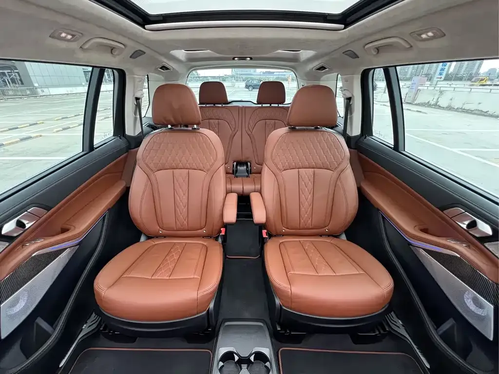 BMW X7 M60i — фото 4