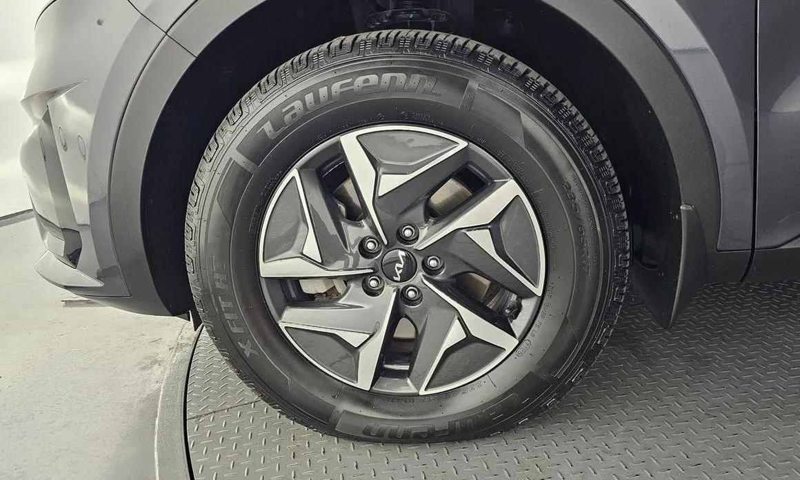 Kia Sorento — фото 9