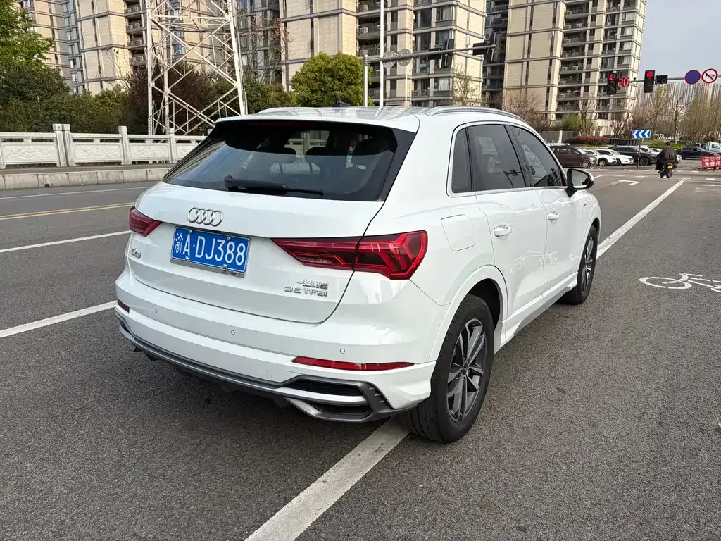 Audi Q3 — фото 9