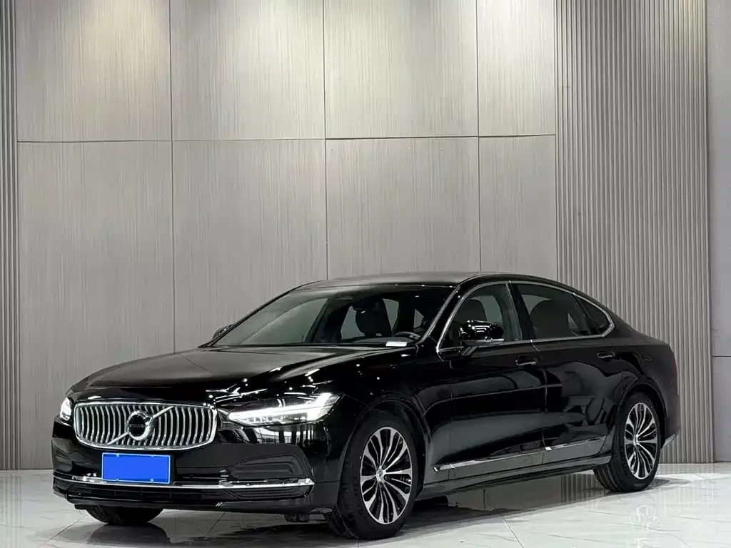 Volvo S90 — фото 1