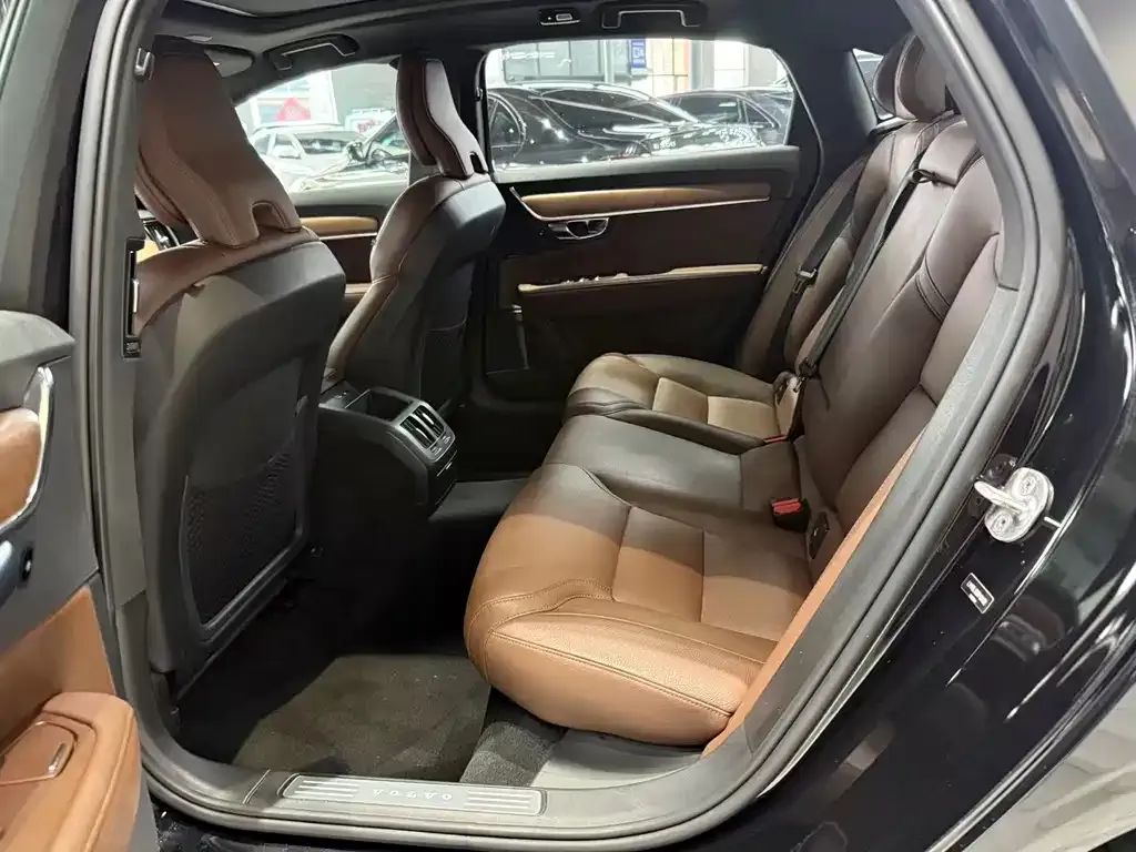 Volvo S90 — фото 2