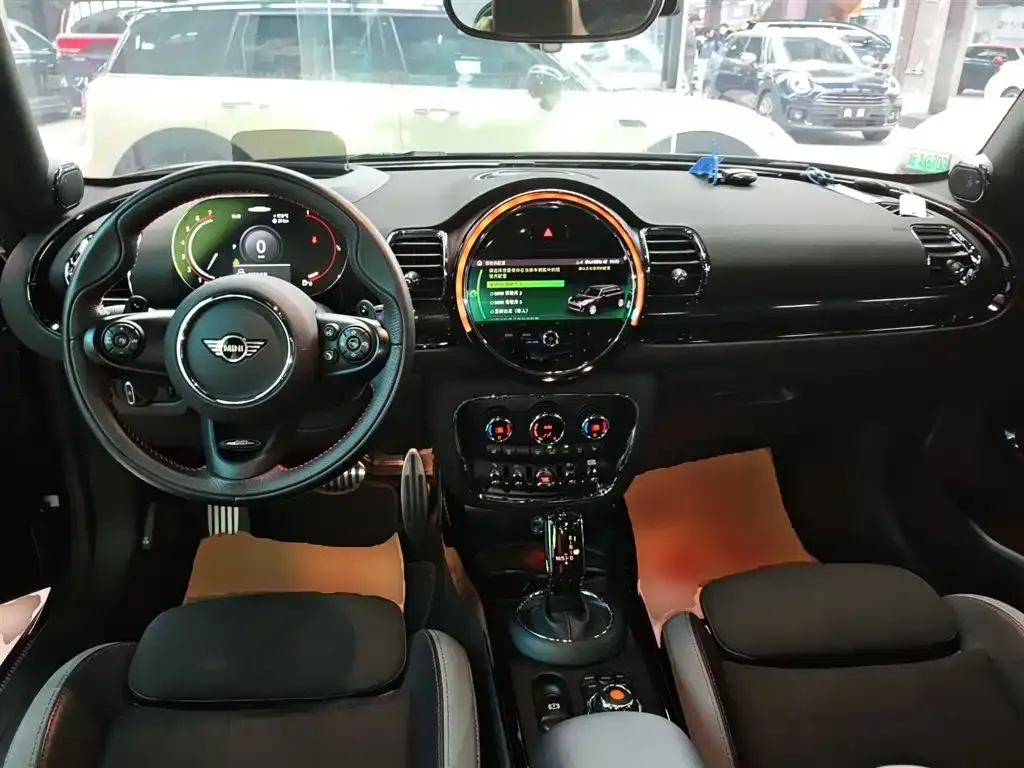 MINI Clubman JCW — фото 8
