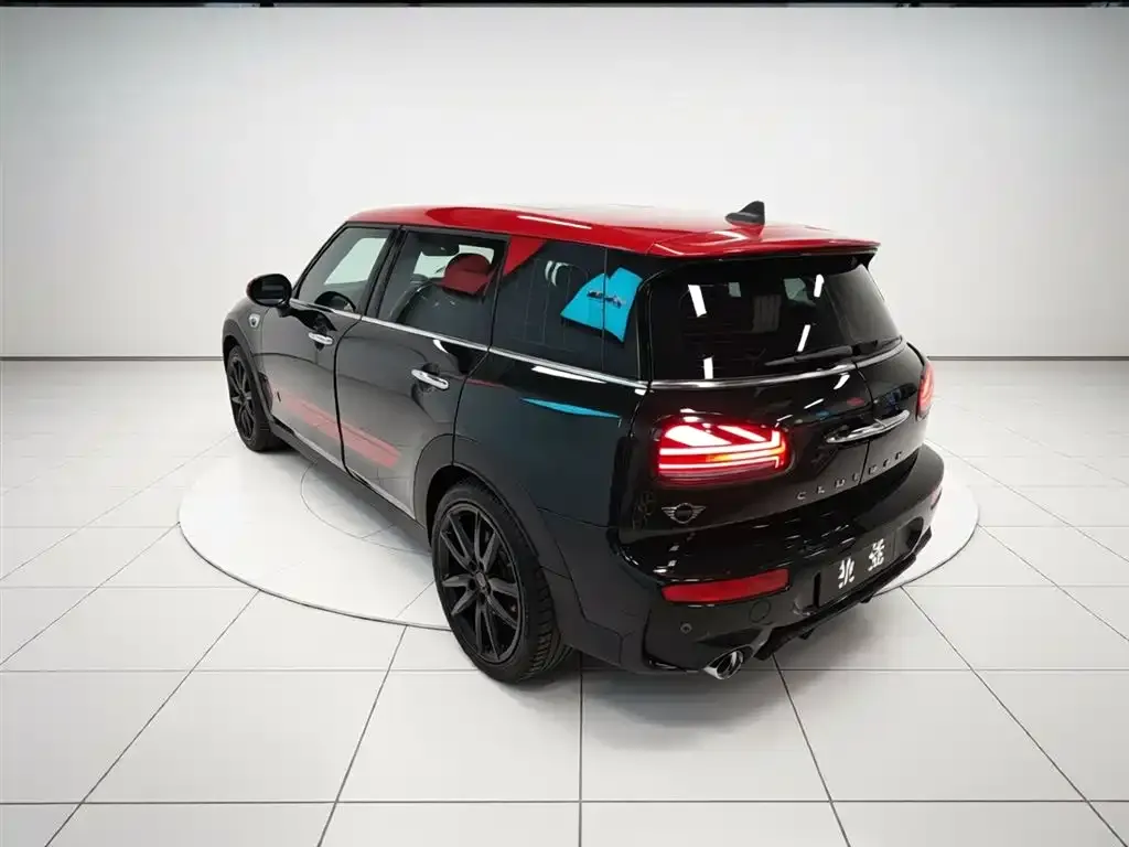 MINI Clubman JCW — фото 5