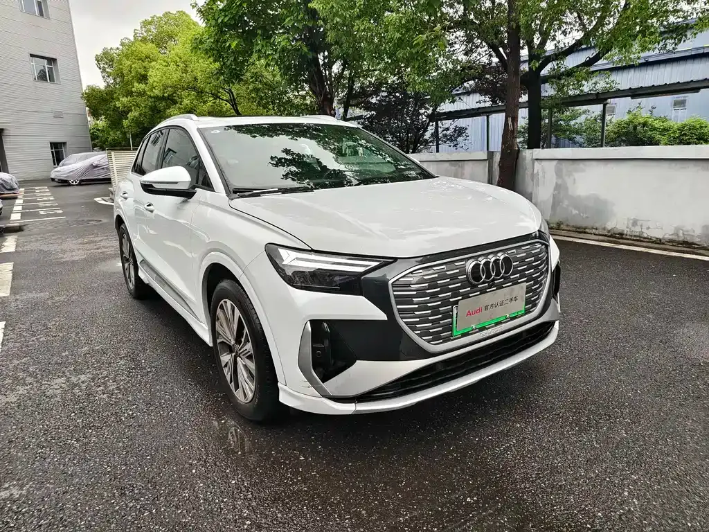 Audi Q4 e-tron — фото 10
