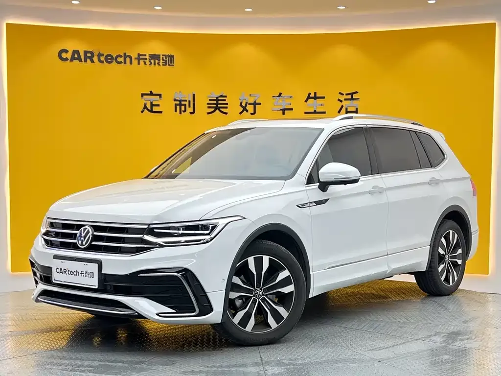 Volkswagen Tiguan L — фото 1