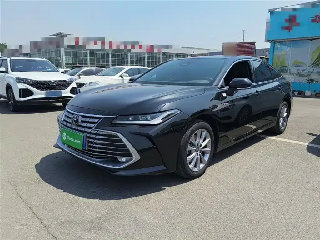 Toyota Avalon — фото 1