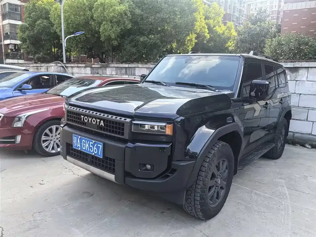 Toyota Prado — фото 1