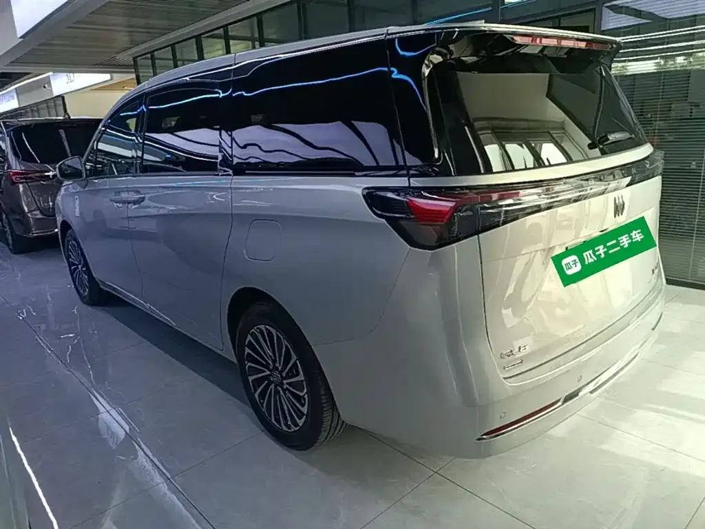 Buick GL8 Hybrid — фото 3