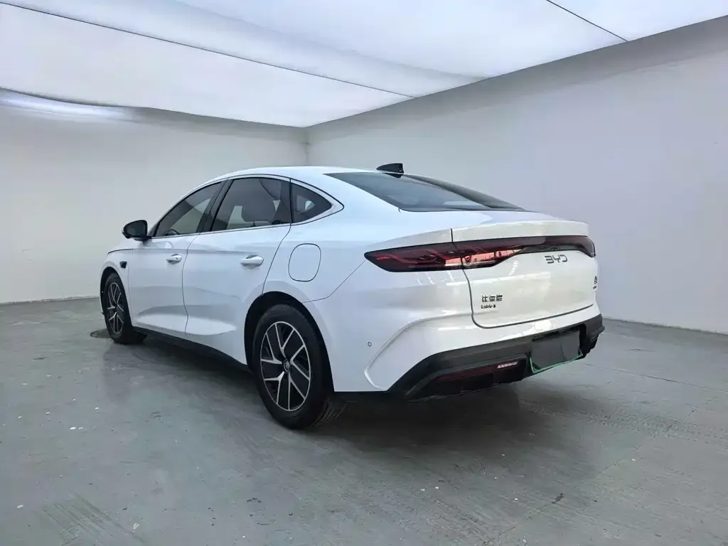 BYD Qin L — фото 10