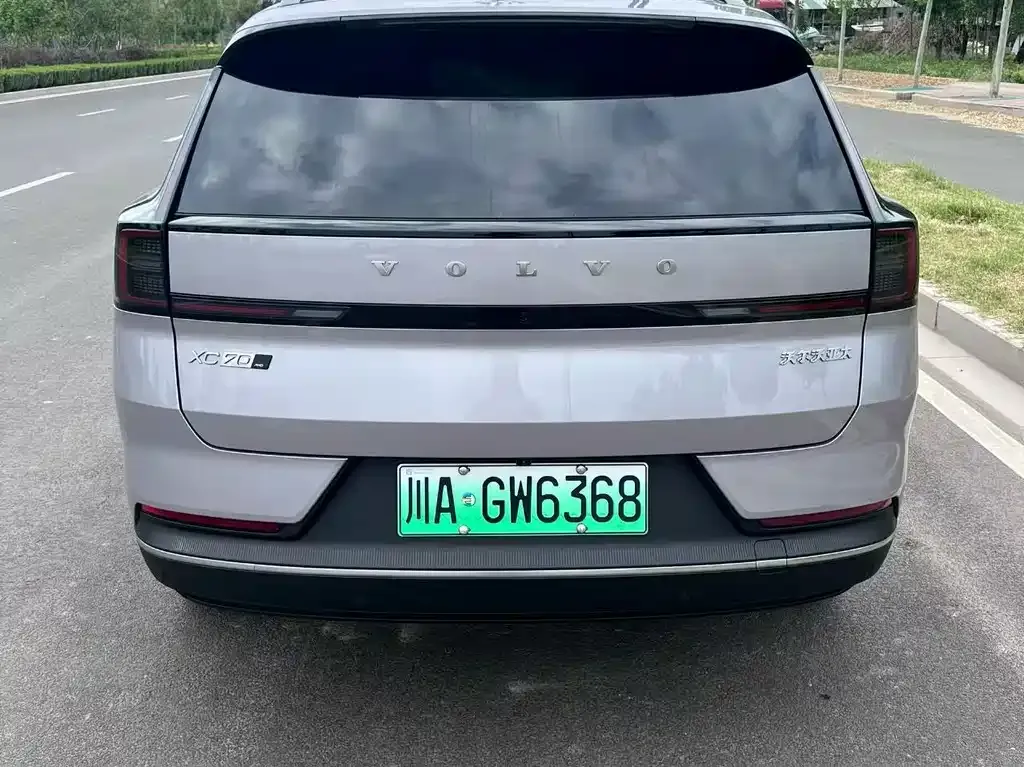 Volvo XC70 Plug-in Hybrid — фото 3