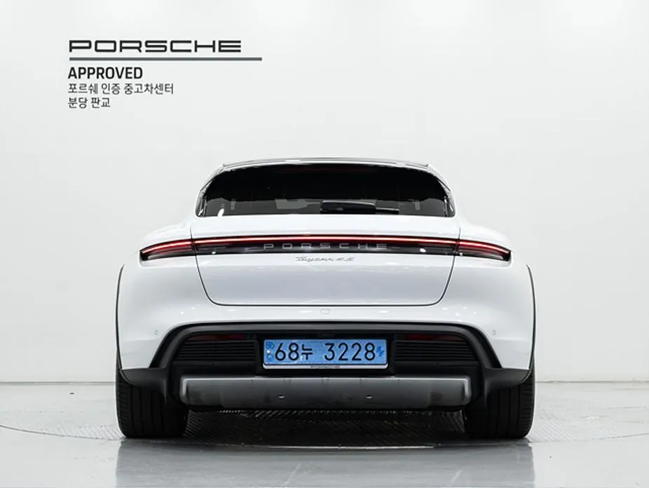 Porsche Taycan — фото 5