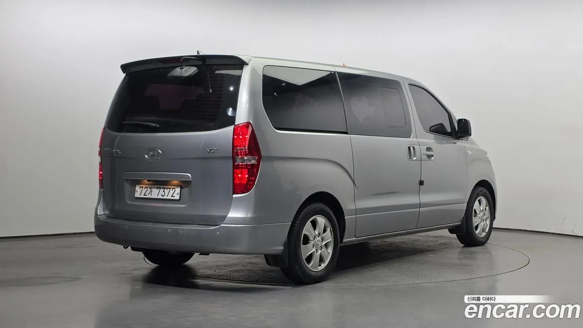 Hyundai Starex — фото 2