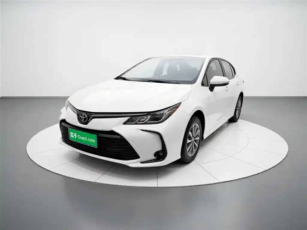Toyota Corolla — фото 1