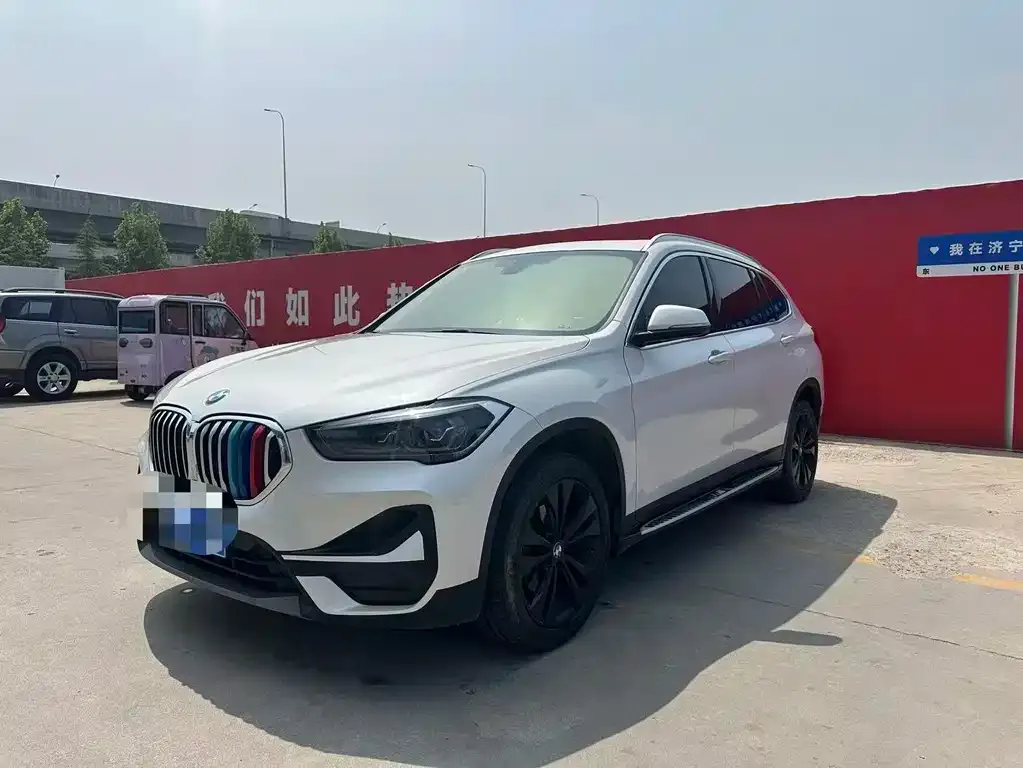 BMW X1 — фото 1