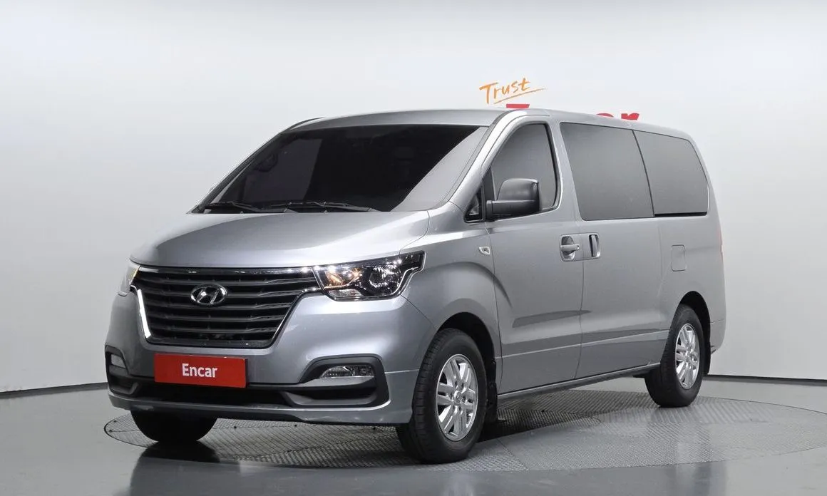 Hyundai Starex — фото 1