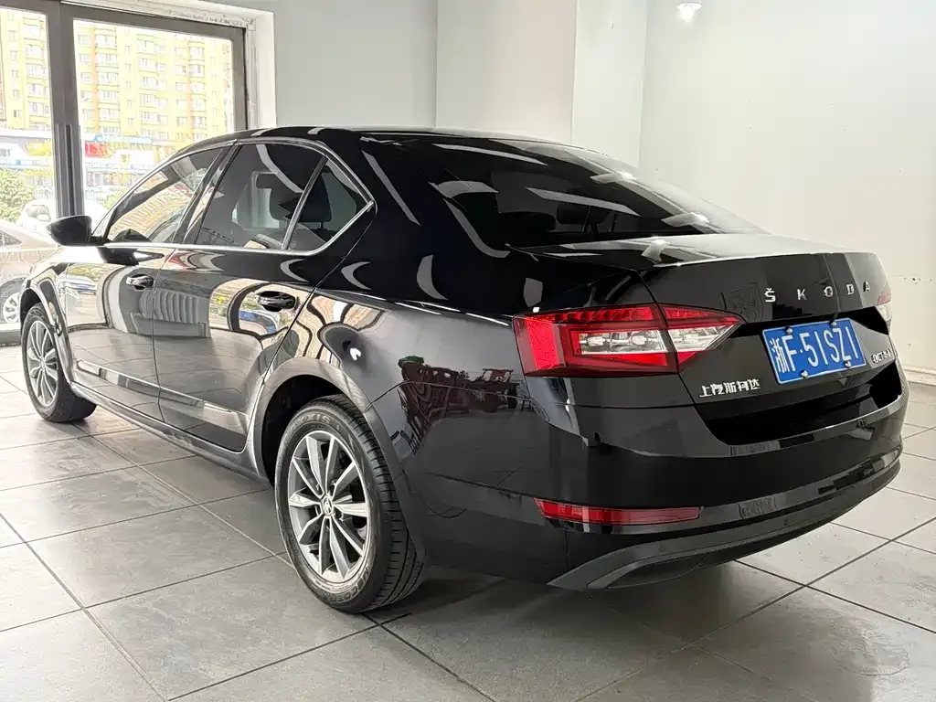 Skoda Octavia — фото 3