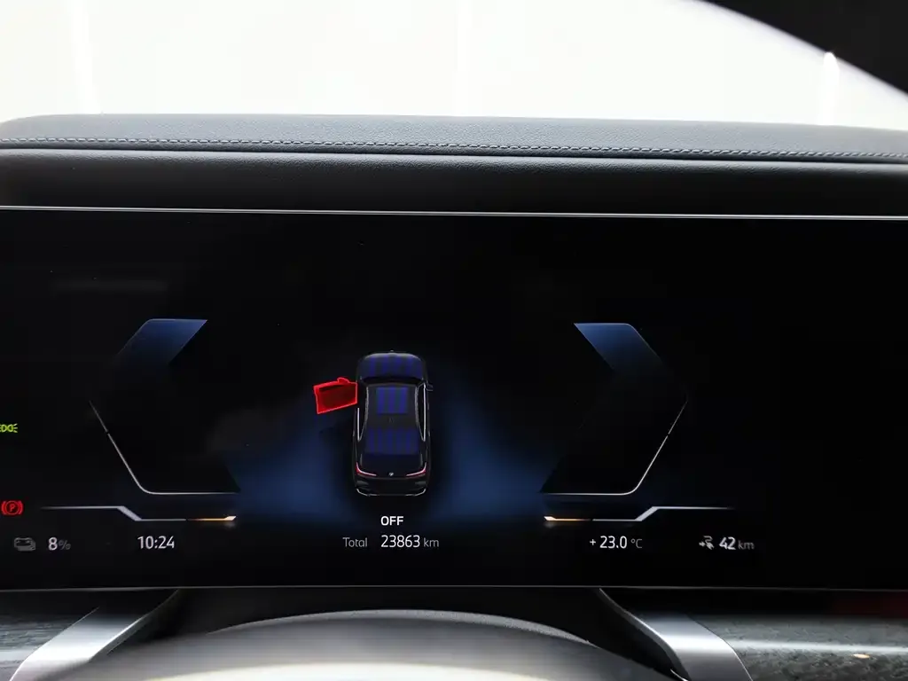 BMW i7 — фото 7