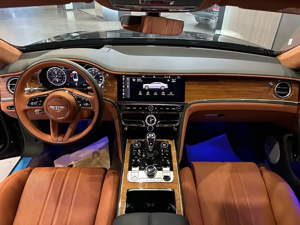 Bentley Flying Spur PHEV — фото 10