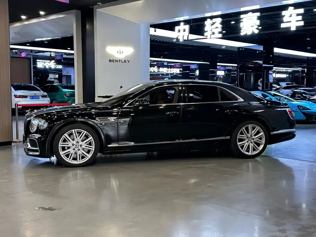 Bentley Flying Spur PHEV — фото 5