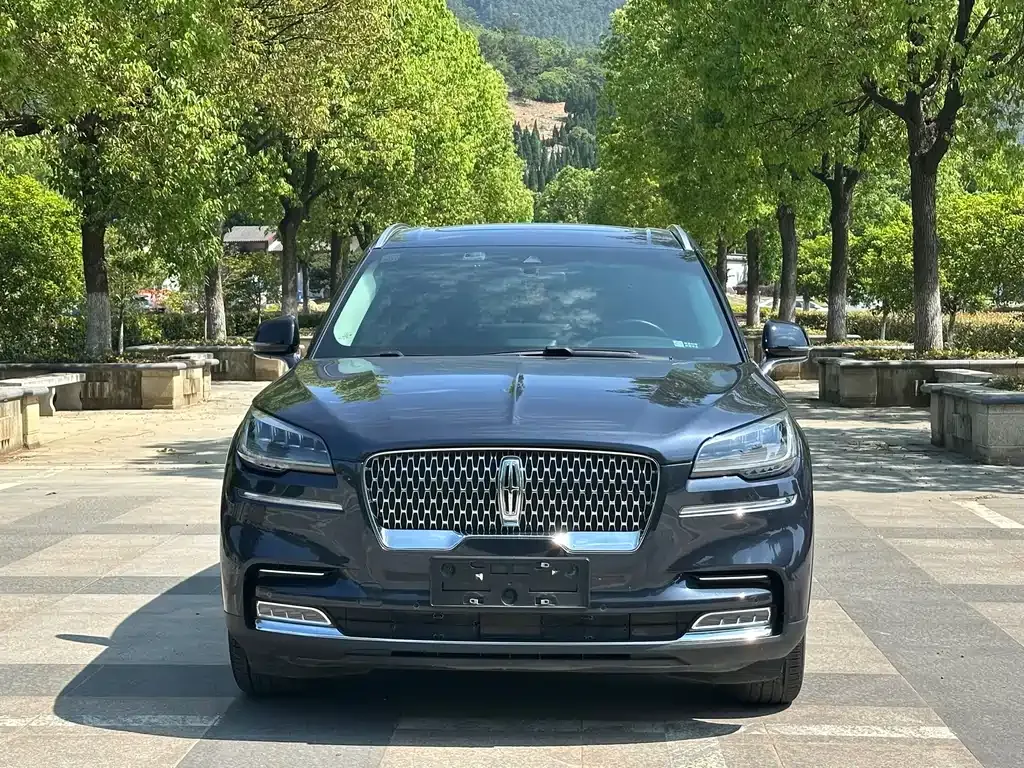 Lincoln Aviator — фото 10