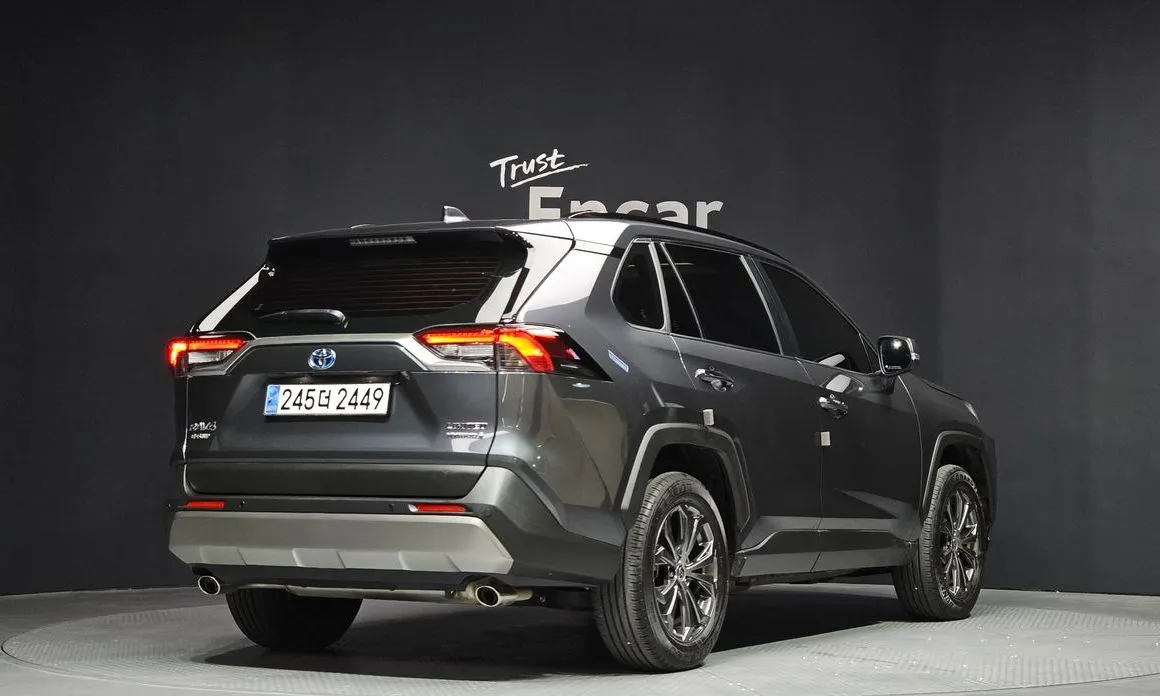 Toyota RAV4 — фото 2