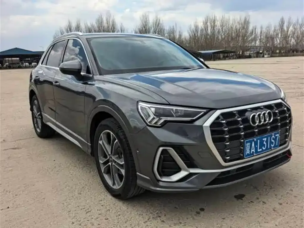 Audi Q3 — фото 1